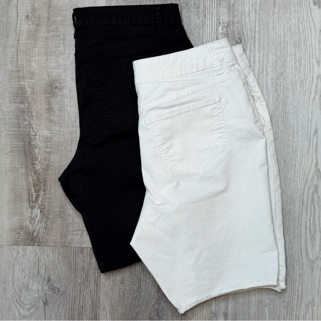 Time And Tru Five Pocket Shorts Bundle Black And White Women’s Size 12